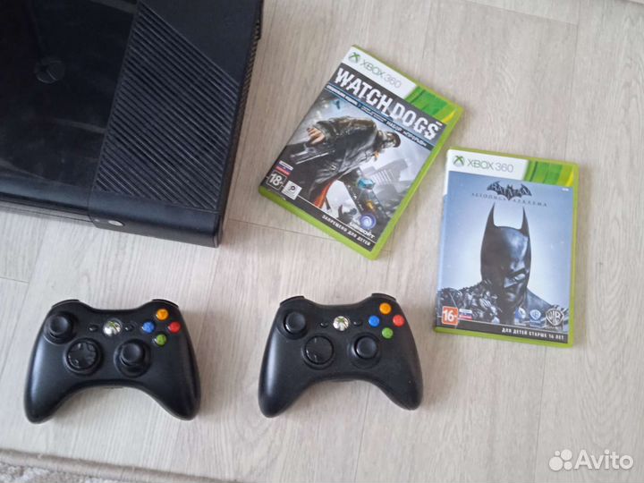 Xbox 360 E с играми обмен на ноутбук