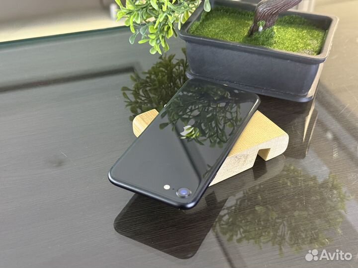 iPhone SE (2020), 128 ГБ