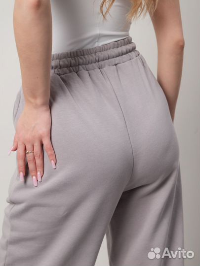 Женский спортивный костюм