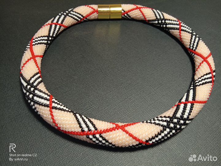 Жгут из бисера в стиле Burberry
