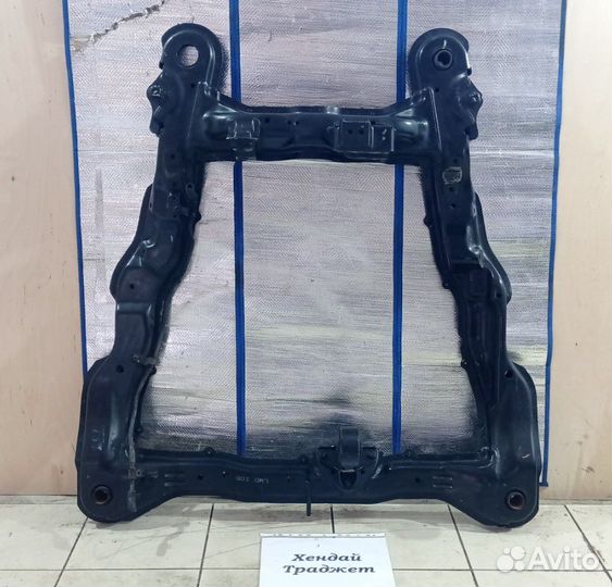 Подрамник Hyundai Trajet, 2003г