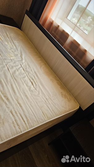 Кровать двухспальная с матрасом 160 200 + 2 тумбы