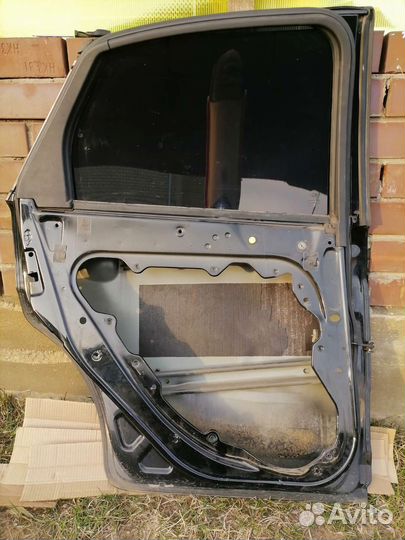 Дверь задняя левая