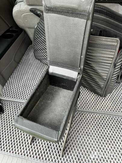 Подлокотник