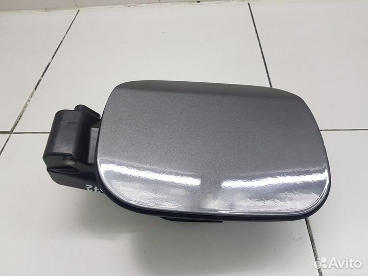 Лючок бензобака в сборе (Kia Cerato IV)