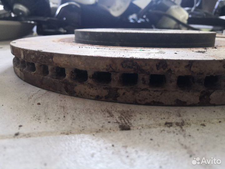 Диск тормозной передний Infiniti Qx56 VK56VD