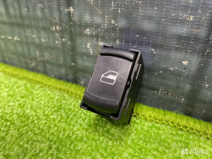 Кнопка стеклоподъемника Volkswagen Passat Variant