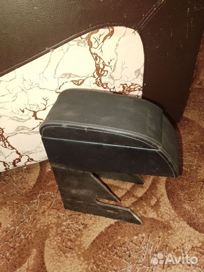 Подлокотник для авто