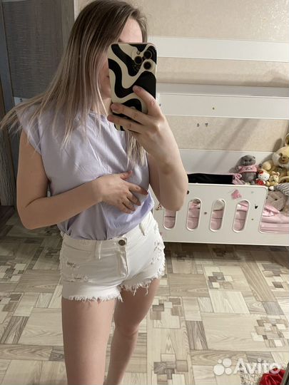 Женские вещи, шорты и футболка