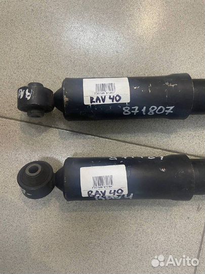 Задние стойки амортизатора Toyota Rav 4 40