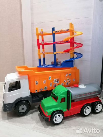 Детские машины и парковка