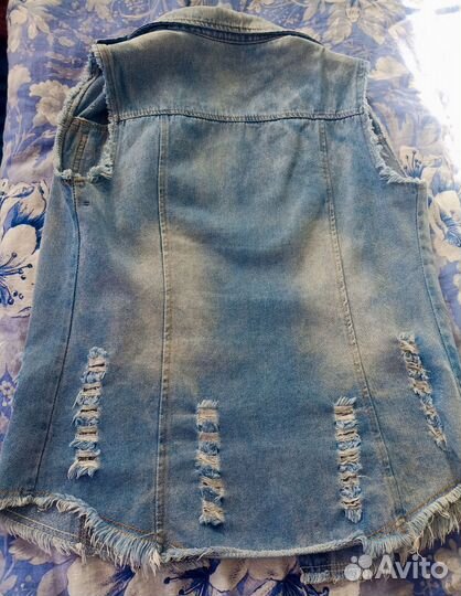 Джинсовая жилетка