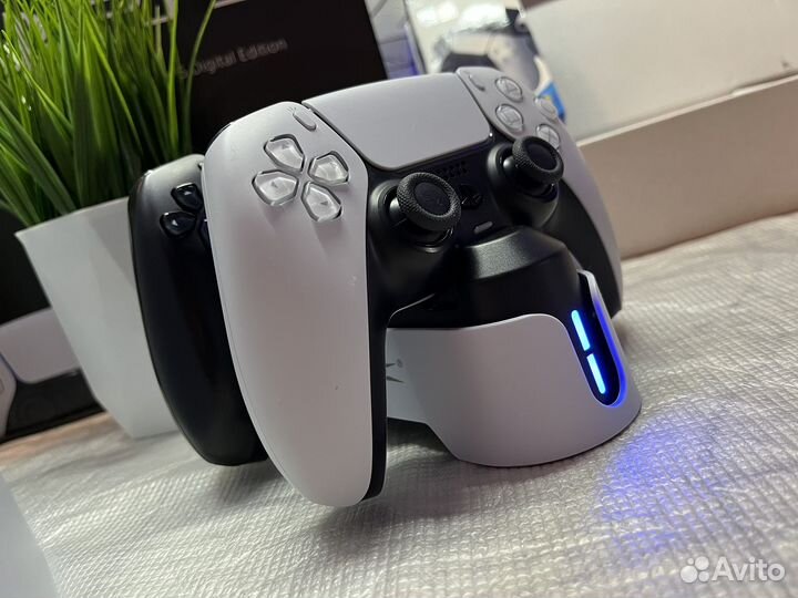 Sony PlayStation 5 digital + 700игр