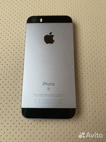 iPhone SE, 32 ГБ
