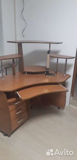 Компьютерный стол