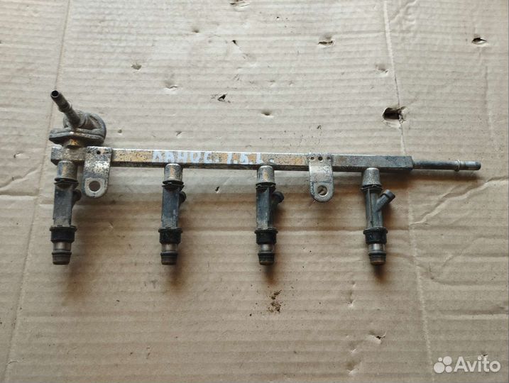 Топливная рампа с форсунками Chevrolet Lanos 1.5