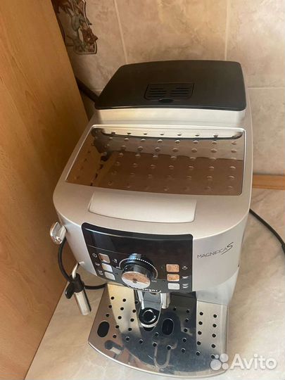 Кофемашина delonghi новая