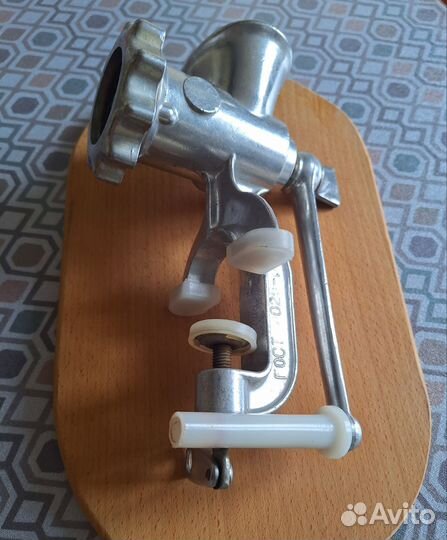 Мясорубка ручная механическая