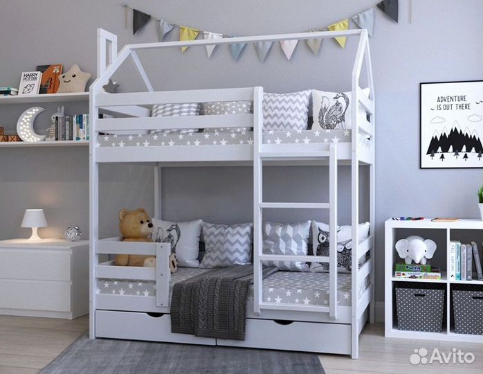 Двухъярусная кровать домик