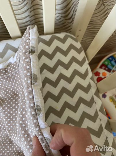 Детская кровать с маятником