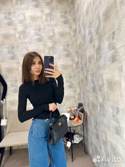 Лонгслив в камнях