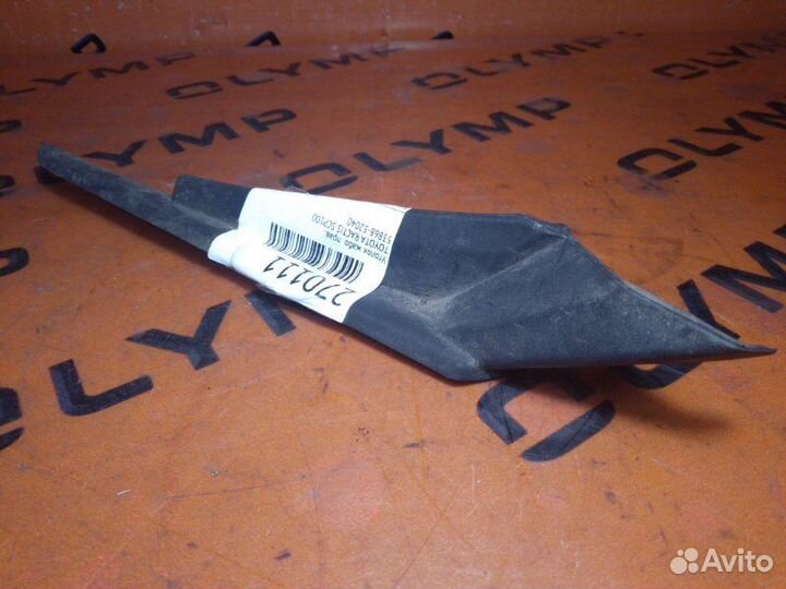Уголок жабо правый Toyota Ractis SCP100