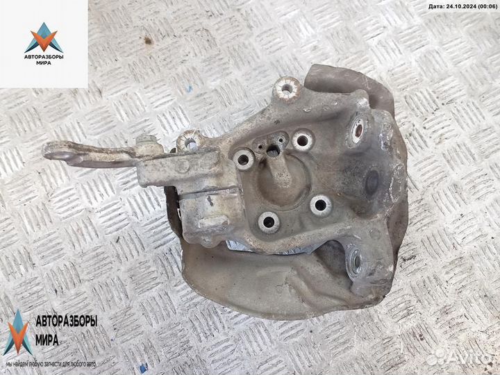 Кулак (корпус ступицы) передний правый BMW 5