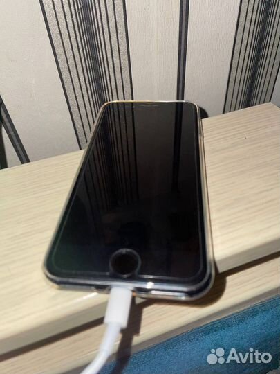 iPhone SE (2020), 64 ГБ