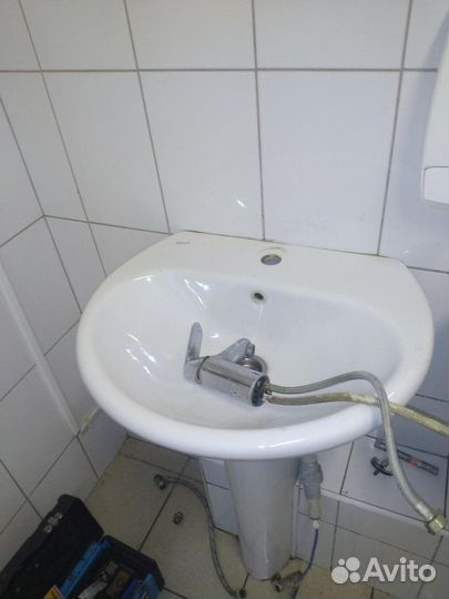 Замена кран буксы, гибкой подводки, смесителей