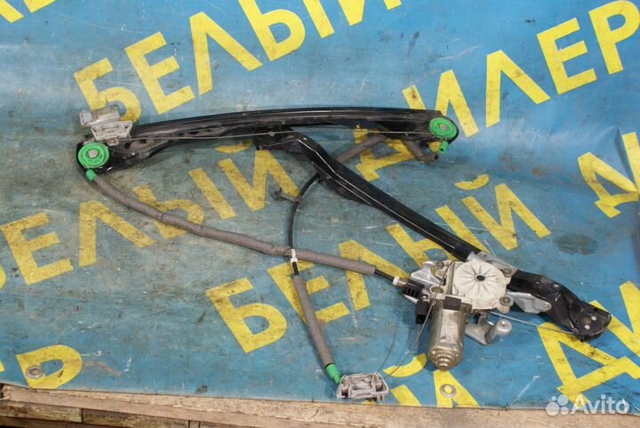 Передний левый стеклоподъемник Ford Focus 1