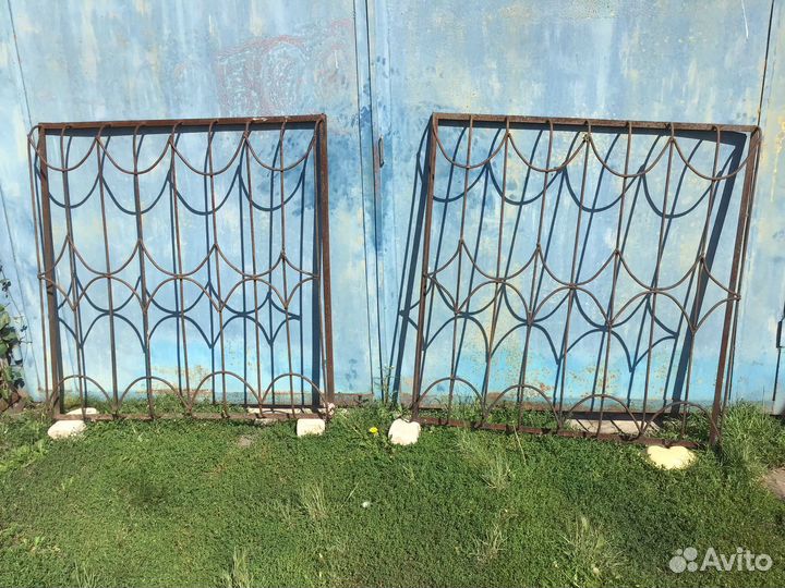 Решетка на окна с выносом 2 штуки