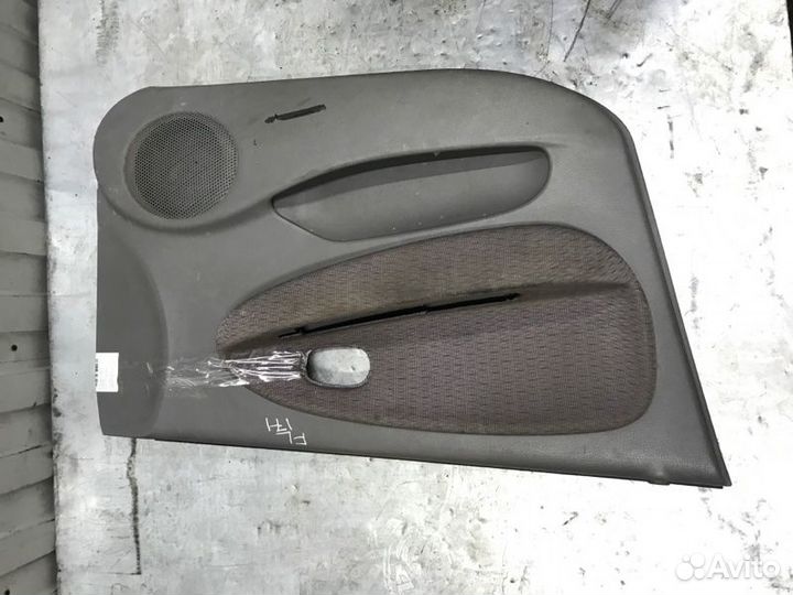 Обшивка двери передняя левая Hyundai Matrix FC