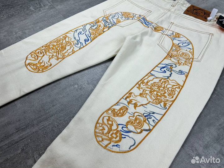 Джинсы Evisu