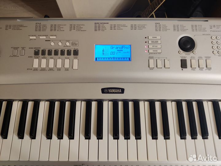 Синтезатор Yamaha Portable Grand dgx 220