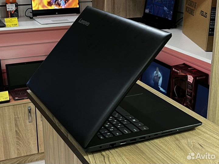Красивый, современный ноутбук Lenovo