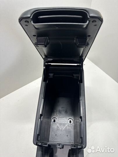 Подлокотник Toyota Camry V50 2011-2014