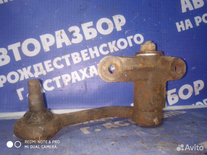 Маятник рулевого редуктора Газ Волга 31105 седан
