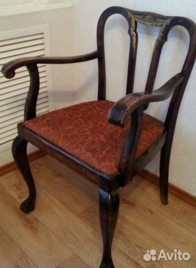Старинный. антикварный стул на львиных лапах