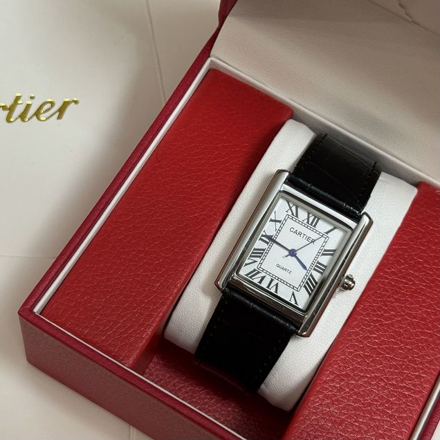 Наручные часы Cartier Tank Must Large Black
