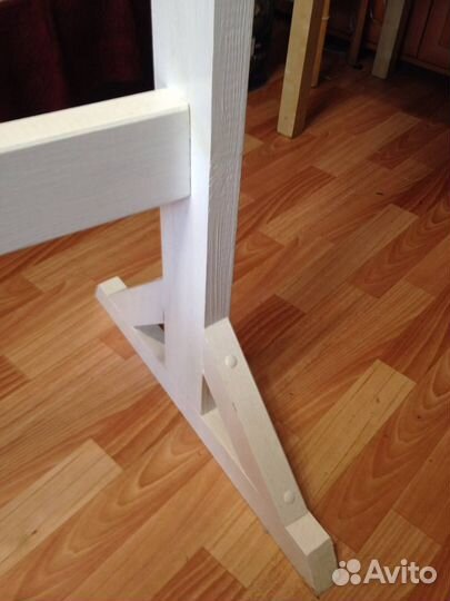 Стойка-вешалка для одежды напольная деревянная