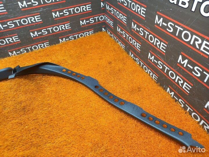 Накладка на порог салона задняя левая Audi A4