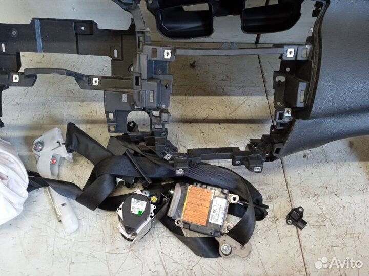 Торпедо Nissan Sentra B17 1.6 2015