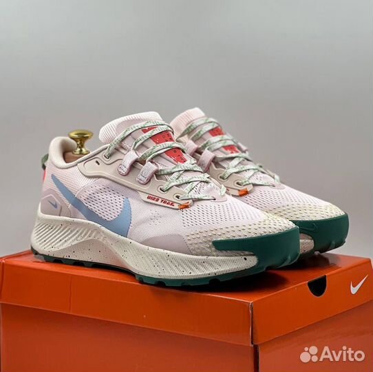 Кросслвки женские Nike Pegasus Trail 3