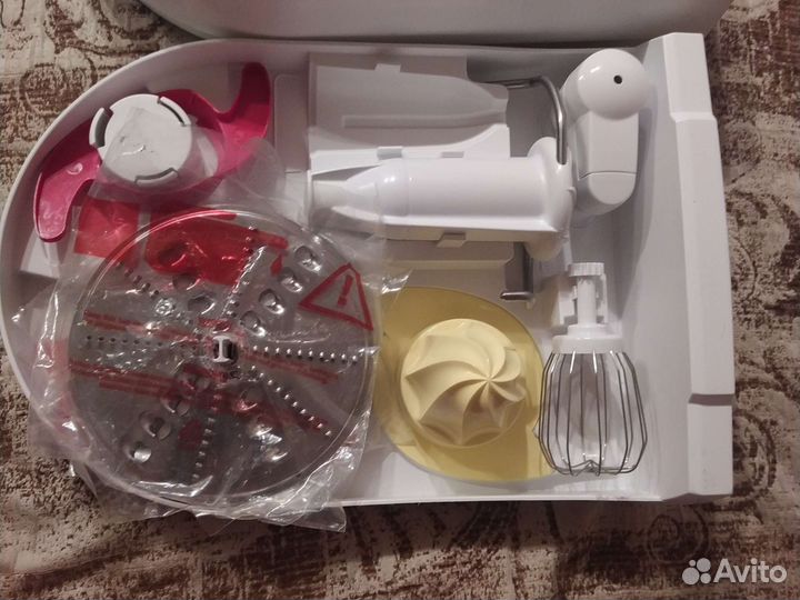 Запчасти к комбайну bosch 5529.Кубик, чаша