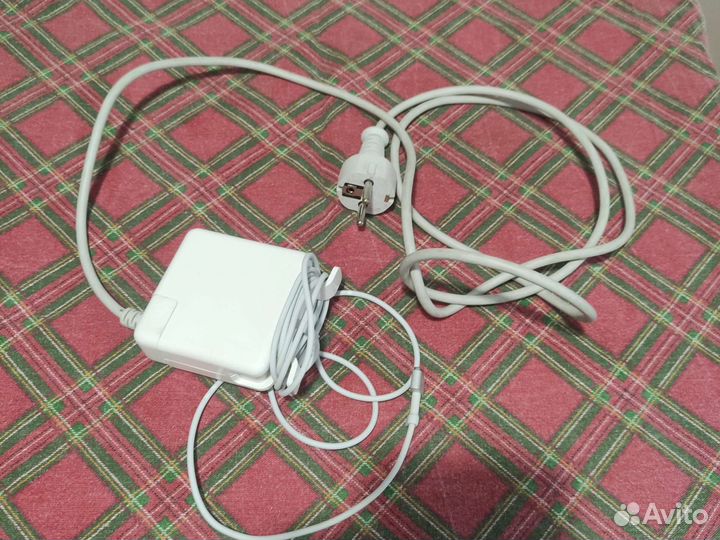 Зарядка для macbook pro