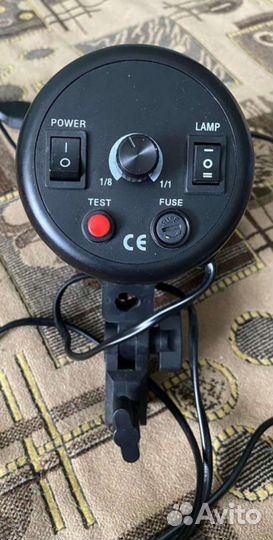 Вспышка со встроенным светосинхронизатором