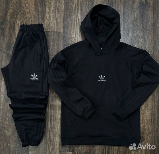 Спортивный костюм Adidas