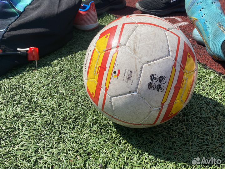 Футбольный мяч