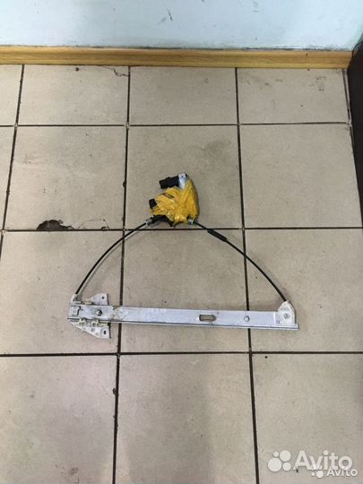 Стеклоподьемник передний правый Mazda 3 BK