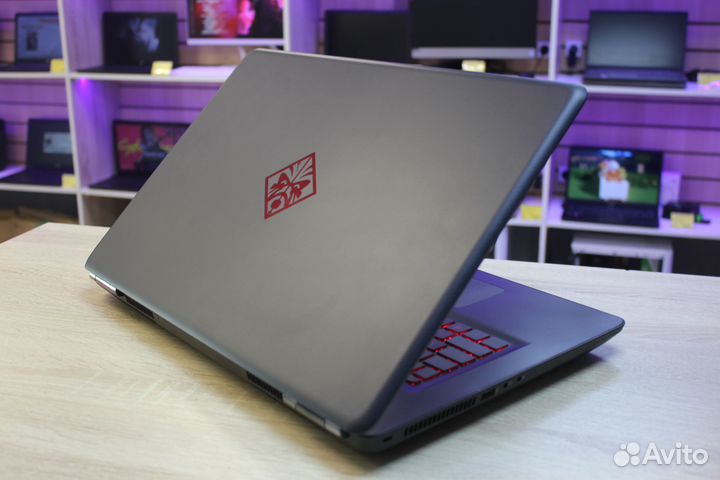 Игровой HP Omen 17.3 Core i7-7 GTX 1070 16 озу IPS